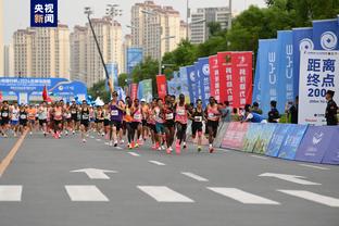 浓眉5次砍下40+20超奥尼尔联盟合并以来第二 摩西-马龙7次最多