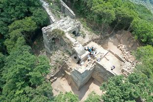 你干嘛诶哟？！穆雷遭主教练马龙从背后熊抱 然后有仇当场就报